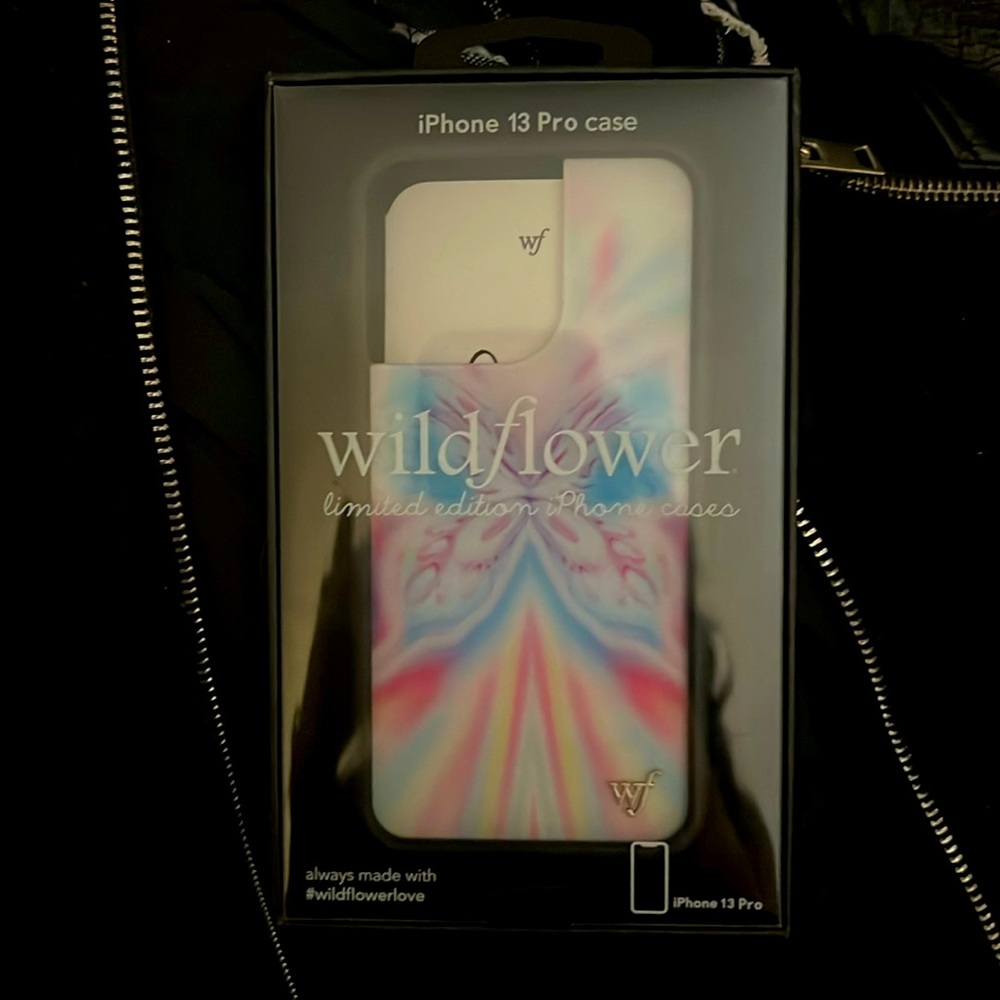 Wildflower cases Aura iphone 13pro cover